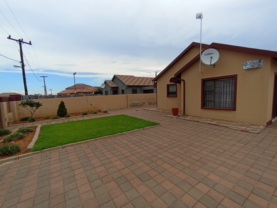 3 Bedroom Property for Sale in Pinehaven Free State